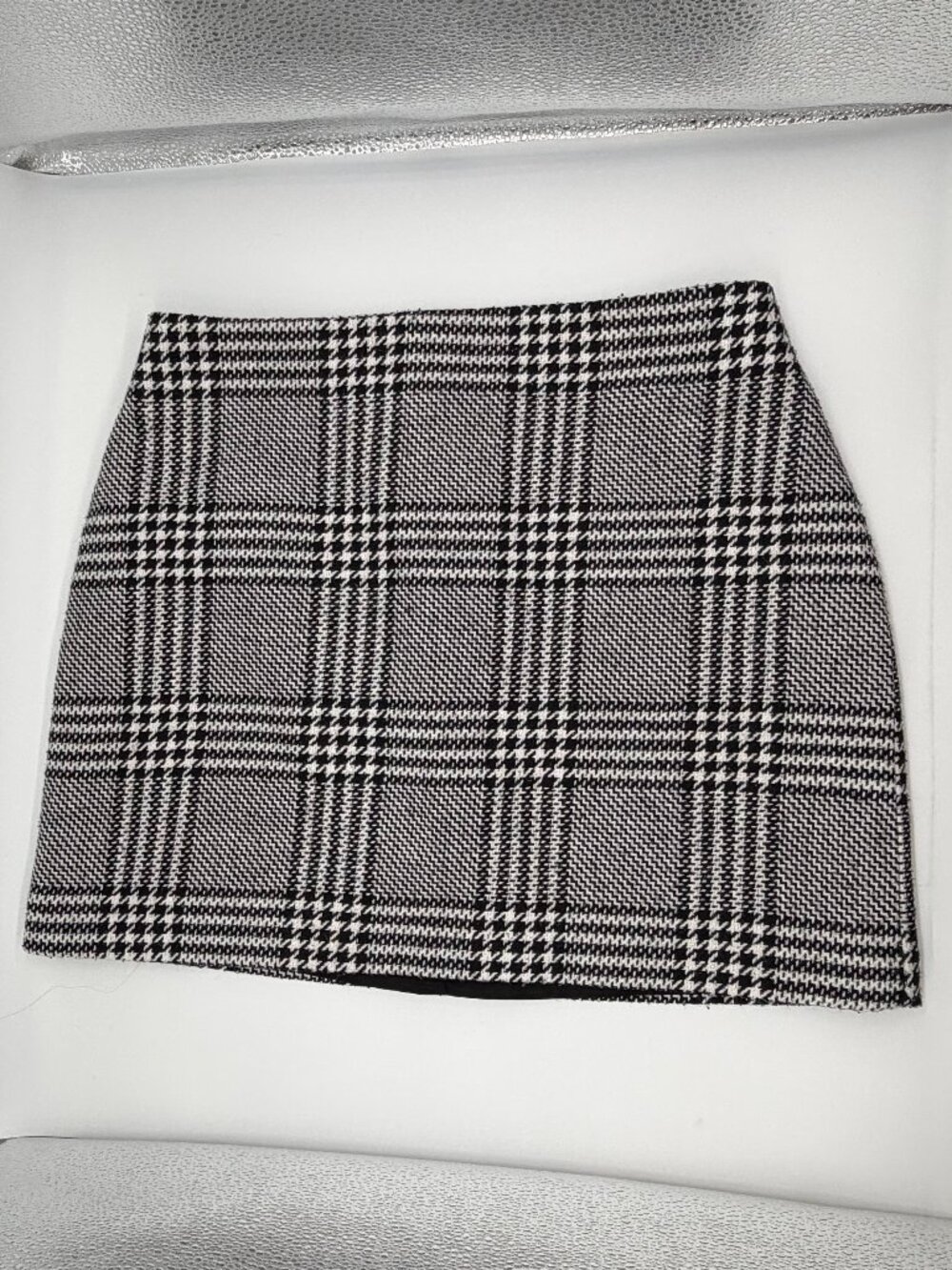 H&M Womens Houndstooth Mini Skirt Black White Plaid Size 6 EU 38 Lined